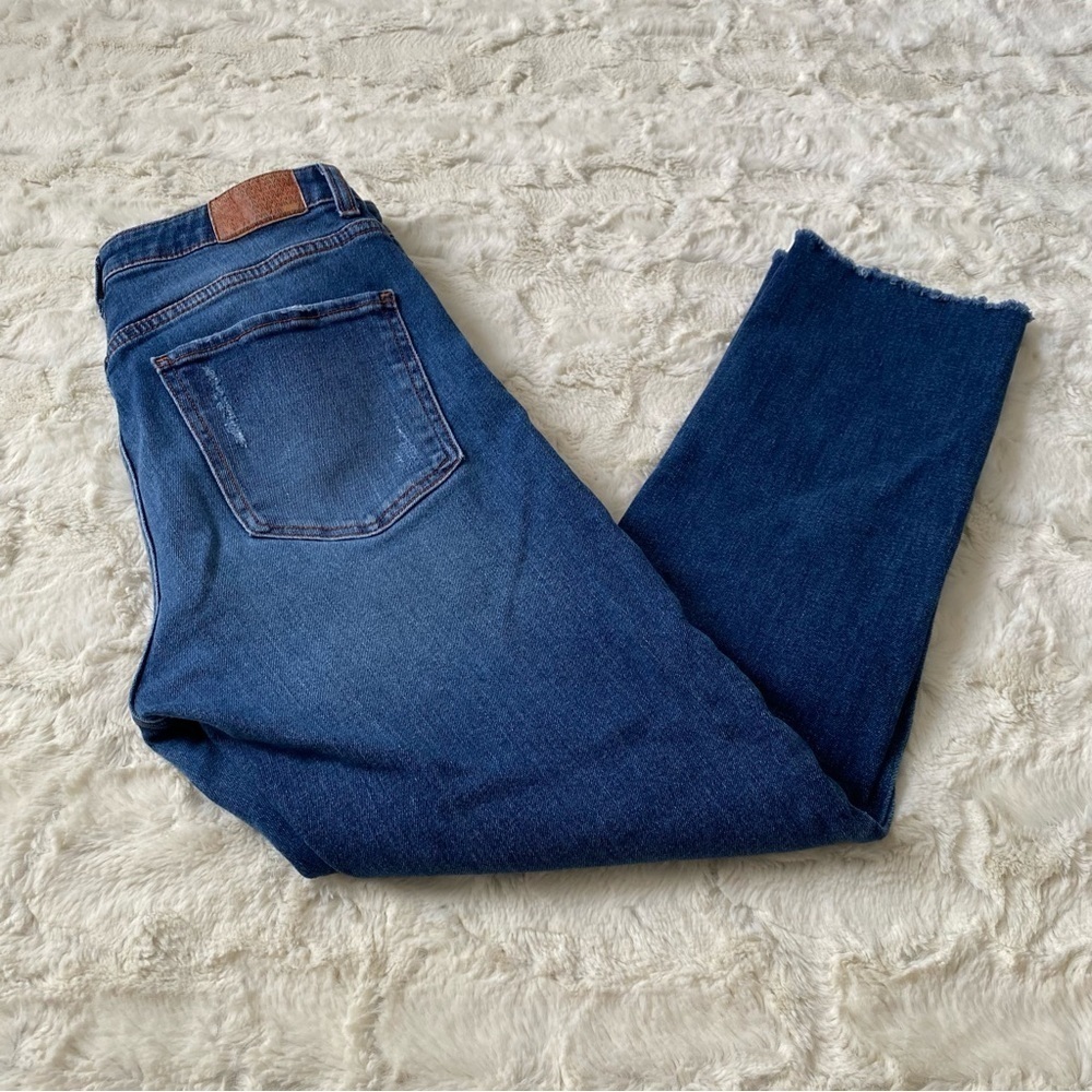 Zara Women's Blue Cropped Jeans Size 6